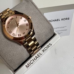 ROSE GOLD MICHAEL KORS WATCH